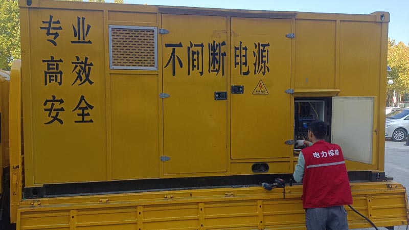 扬中柴油发电机组和UPS电源配合使用时，如何避免切换过程中的电力中断？